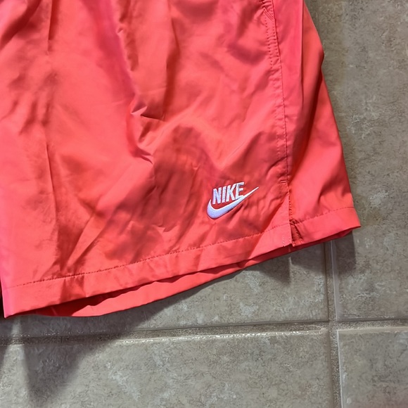 NWOT Nike Sportswear Men's Woven Shorts - Picture 4 of 7